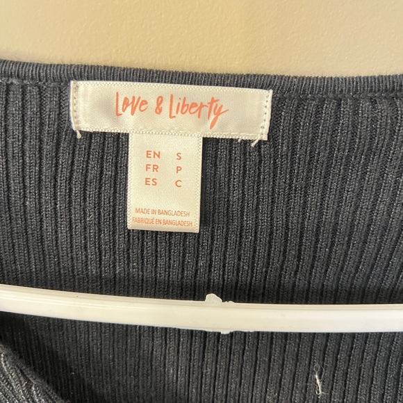 Black Ribbed Button-Up Top - Picture 3 of 3